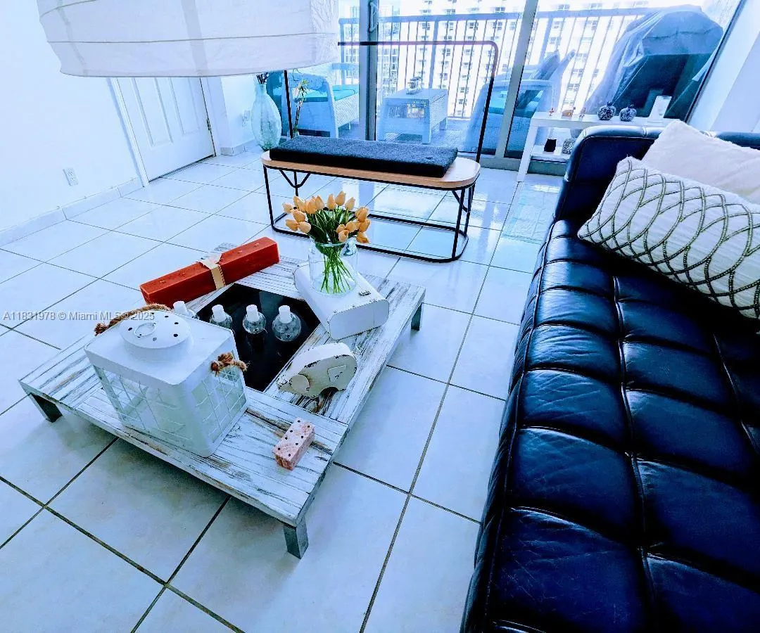 2655 Collins Ave # 1505, Miami Beach FL 33140