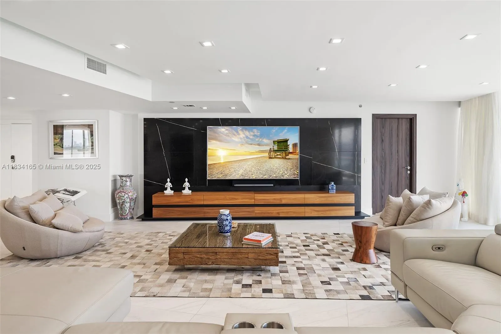 450 Alton Rd # 902, Miami Beach FL 33139