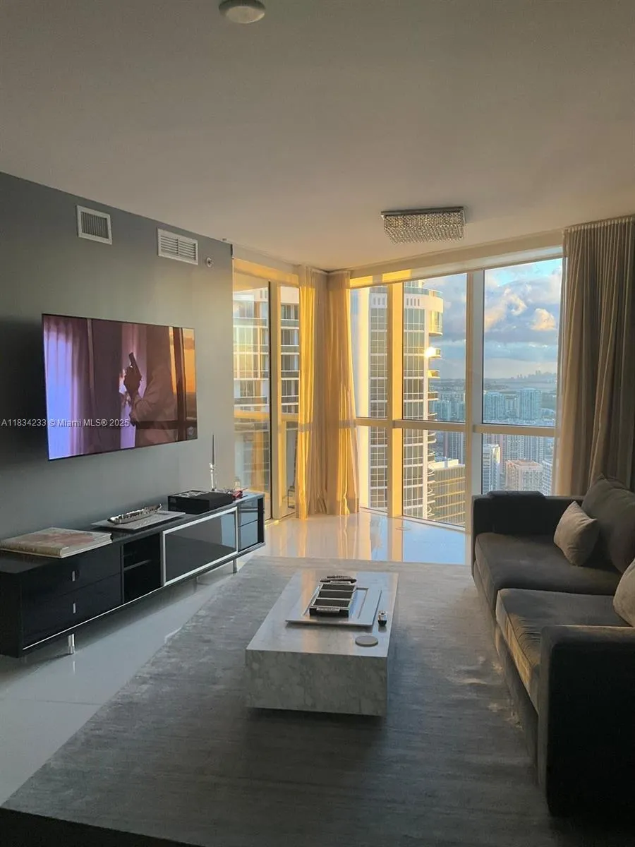 18201 Collins Ave, Sunny Isles Beach FL 33160