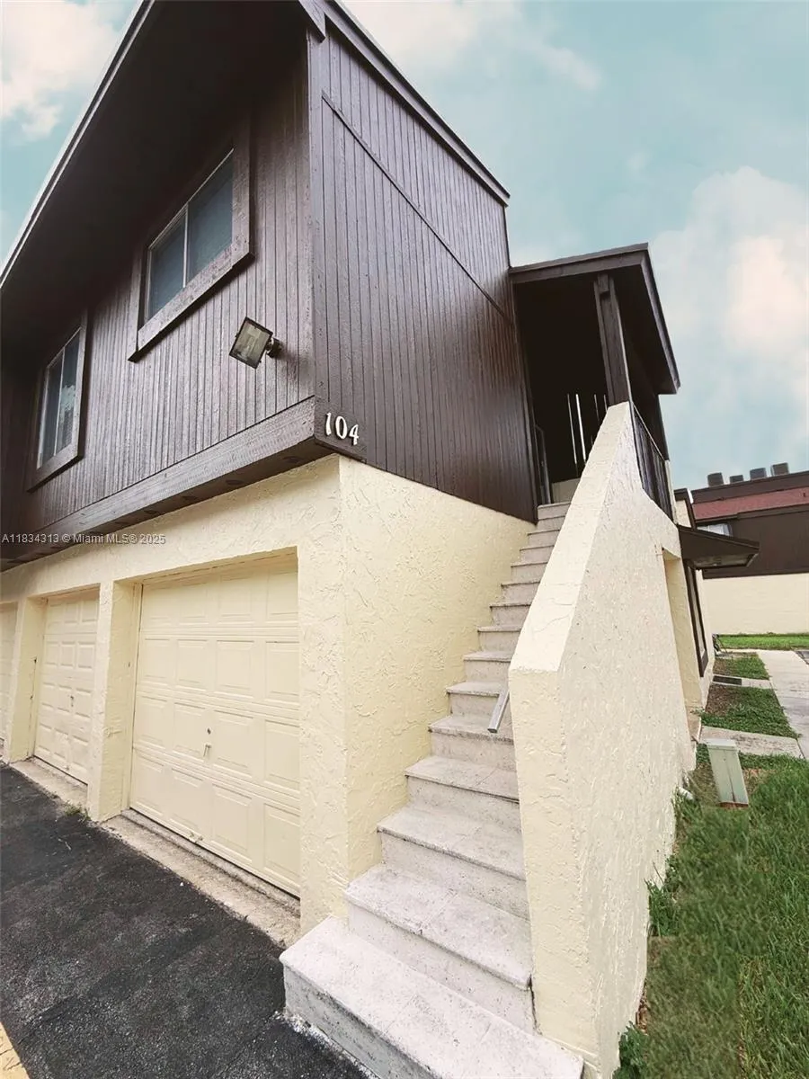 2 bedroom 1 bath for sale at 5344 Bosque Ln # 104, West Palm Beach FL 33415