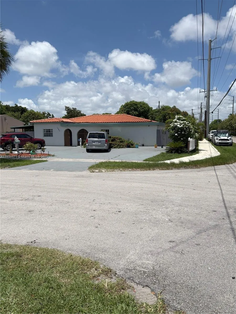 3 bedroom 2 bath for sale at 1385 NE 130th St, North Miami FL 33161