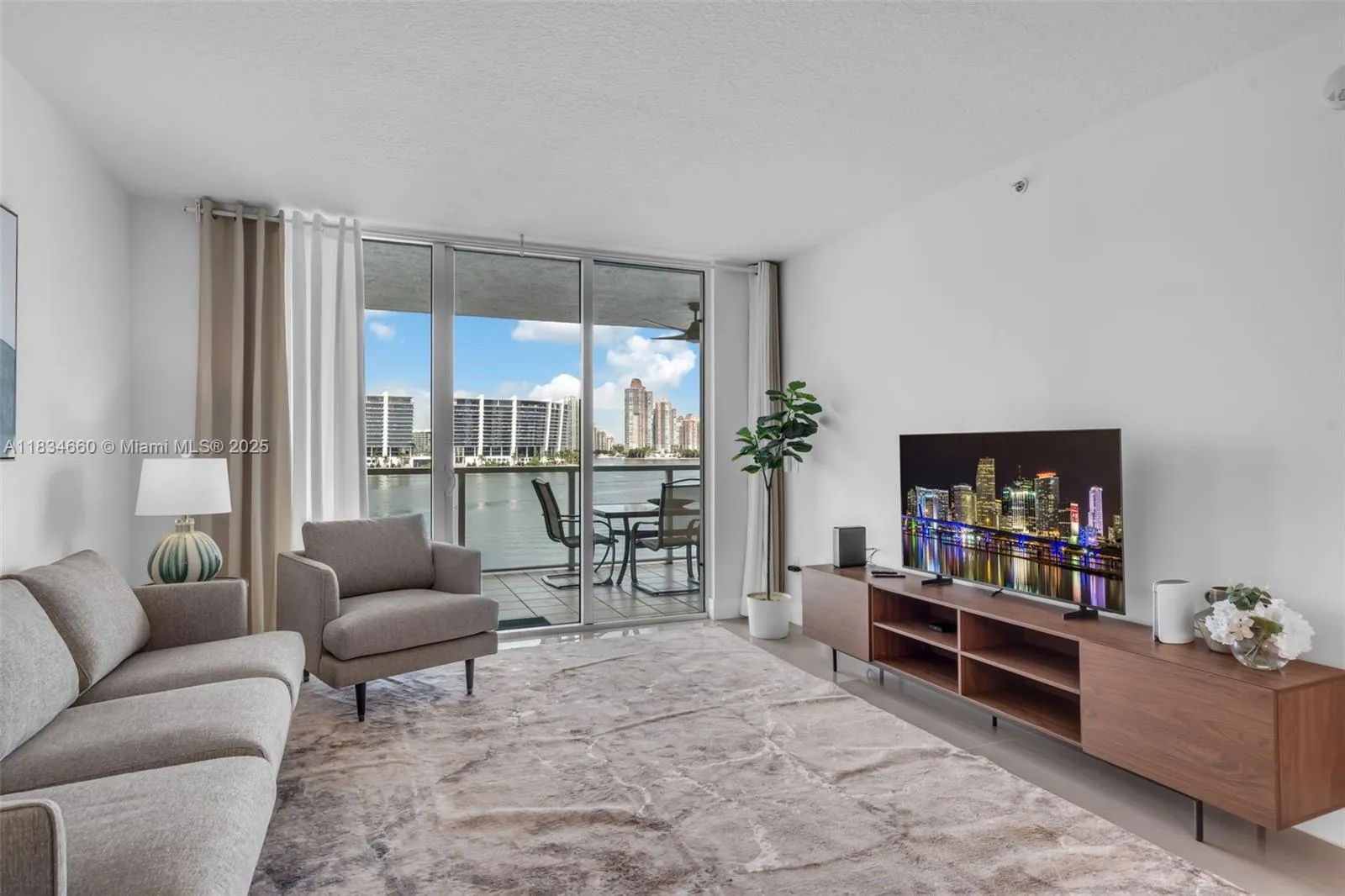 18100 N Bay Rd # 709, Sunny Isles Beach FL 33160