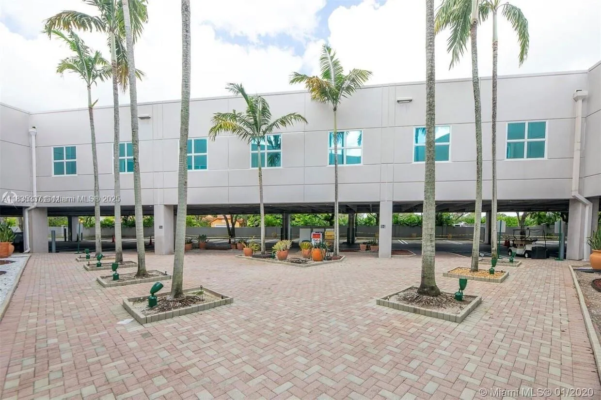 10305 NW 41st St # 215C, Doral FL 33178
