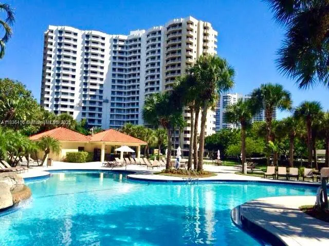 2 bedroom 2 bath for sale at 3300 NE 191st St, Aventura FL 33180