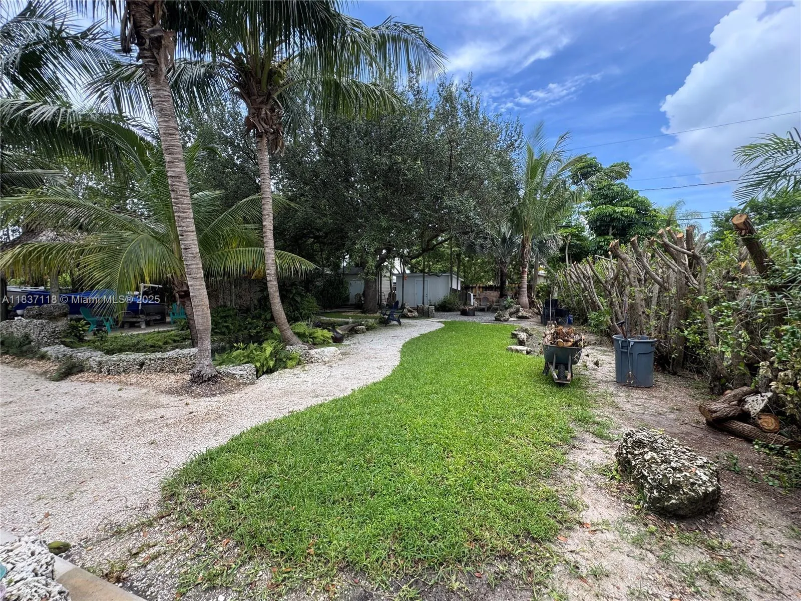 9761 Bahama Dr, Cutler Bay FL 33189