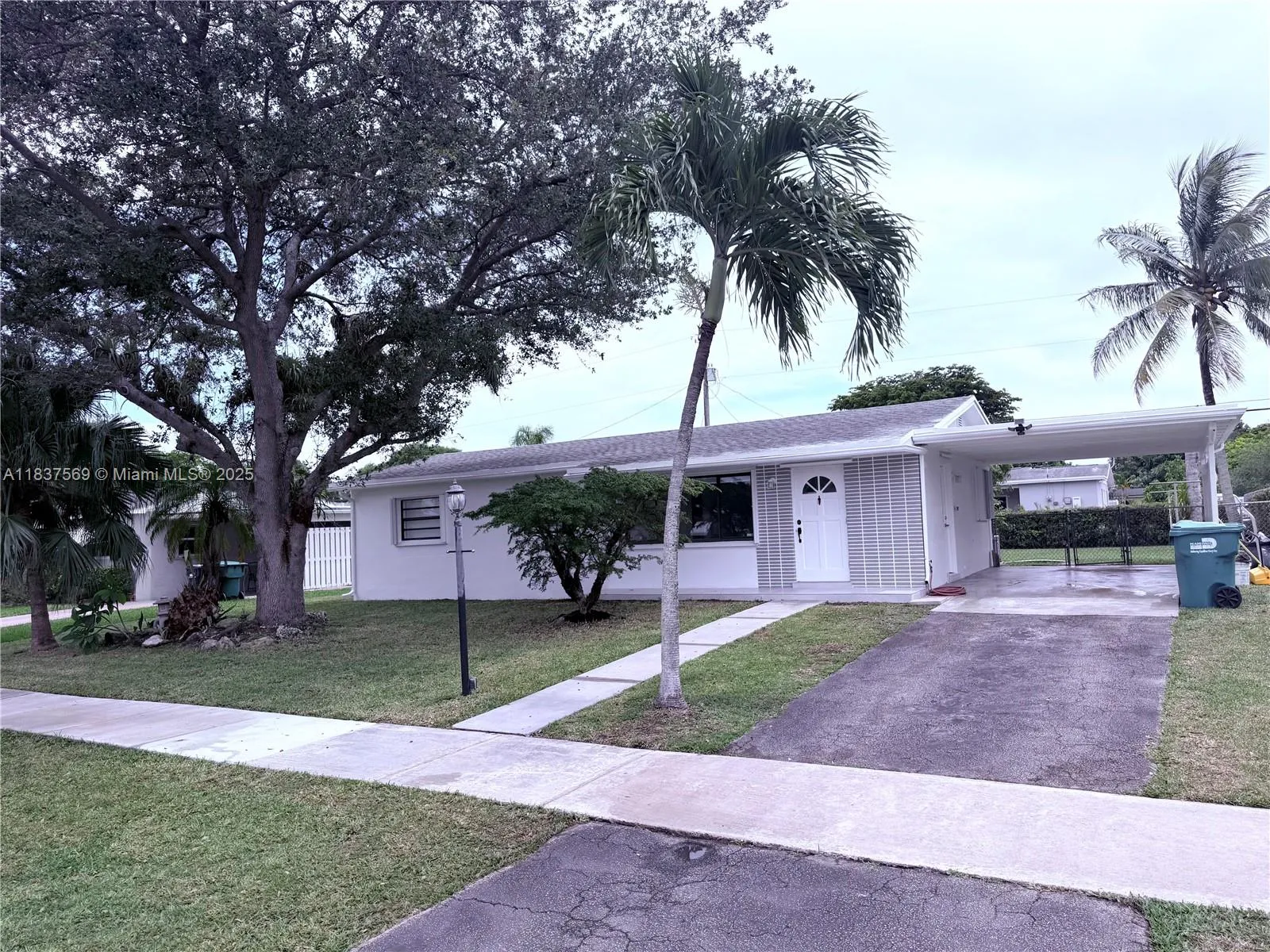 10380 SW 200th St, Cutler Bay FL 33157