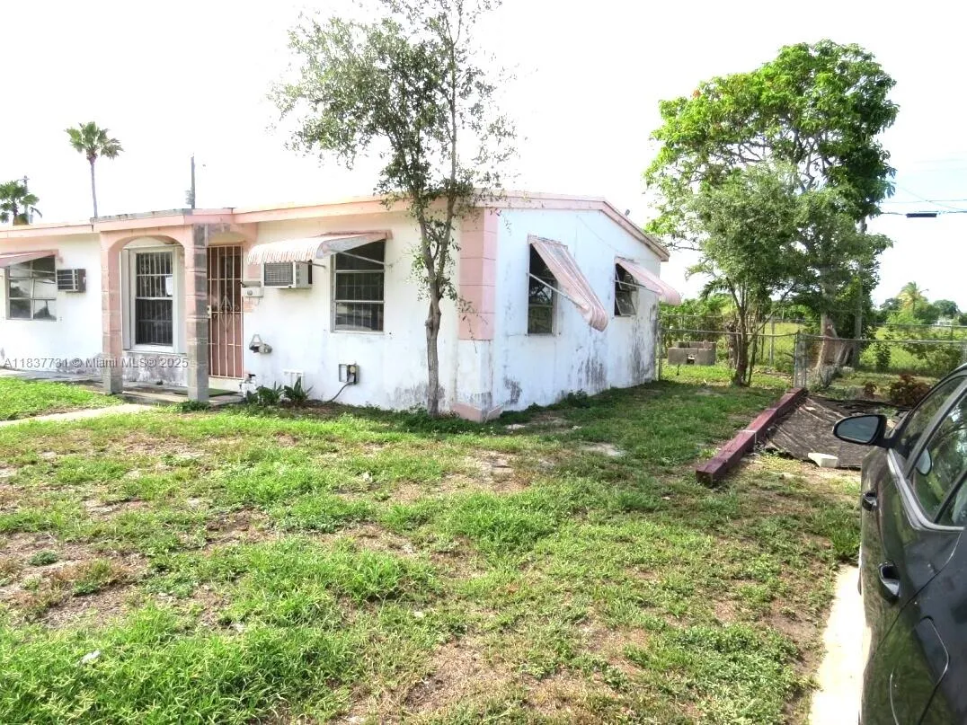 525 NW 16th St, Pompano Beach FL 33060