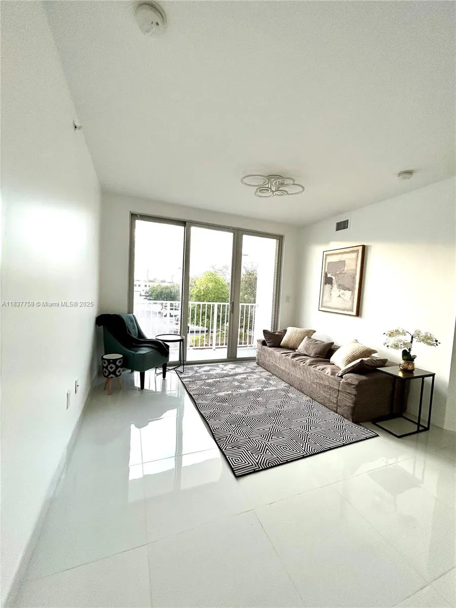 3 bedroom 2 bath for sale at 2651 NE 212th Terr # 202, Aventura FL 33180