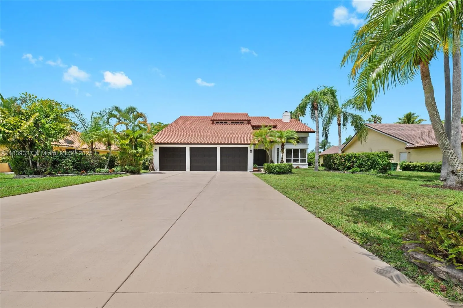 3 bedroom 3 bath for sale at 7545 Banyan Way, Tamarac FL 33321