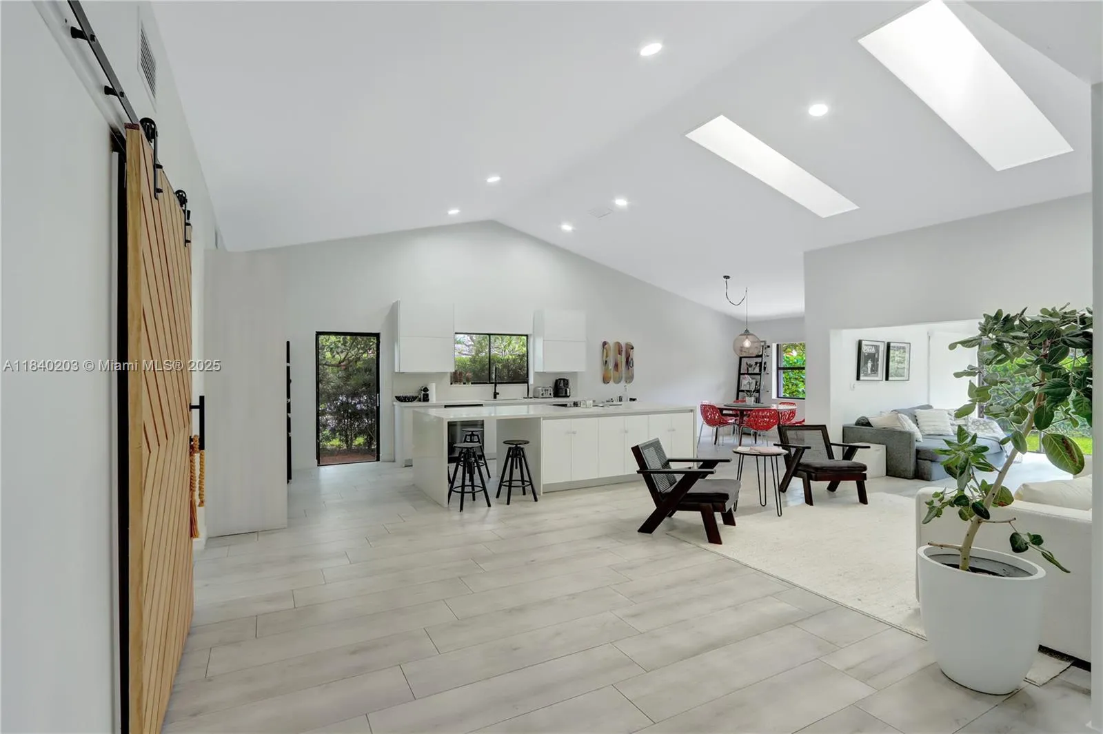 3 bedroom 2 bath for sale at 23273 Water Cir, Boca Raton FL 33486