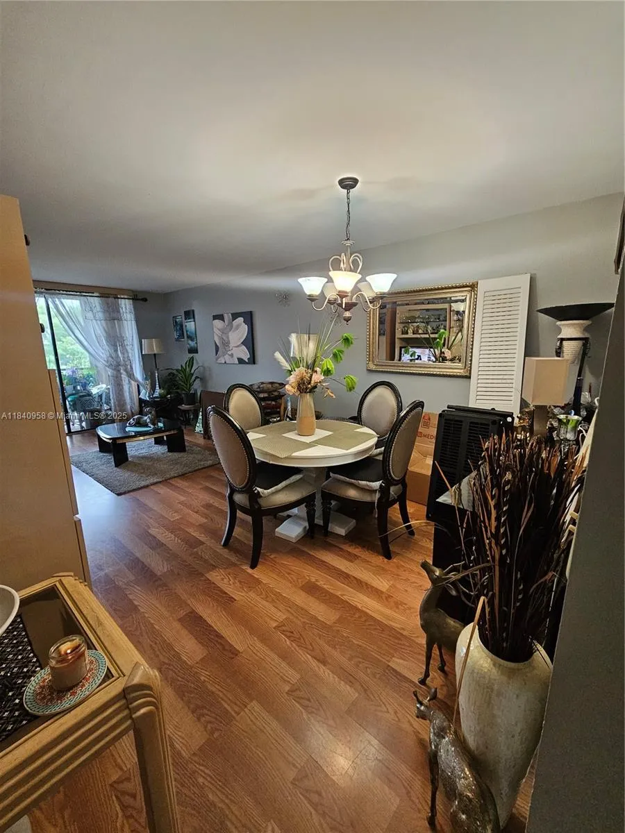 901 Colony Point Cir # 408, Pembroke Pines FL 33026