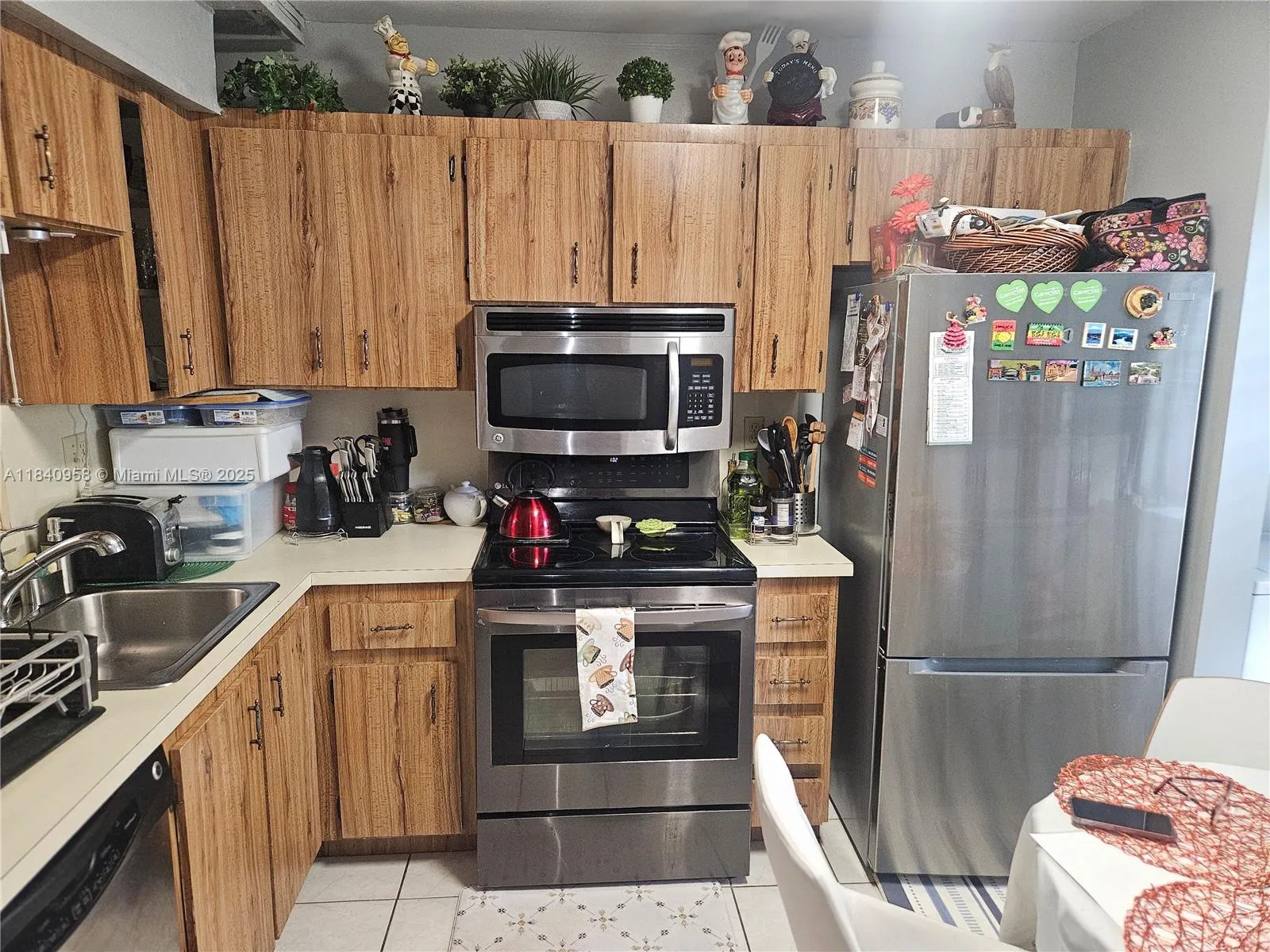 901 Colony Point Cir # 408, Pembroke Pines FL 33026