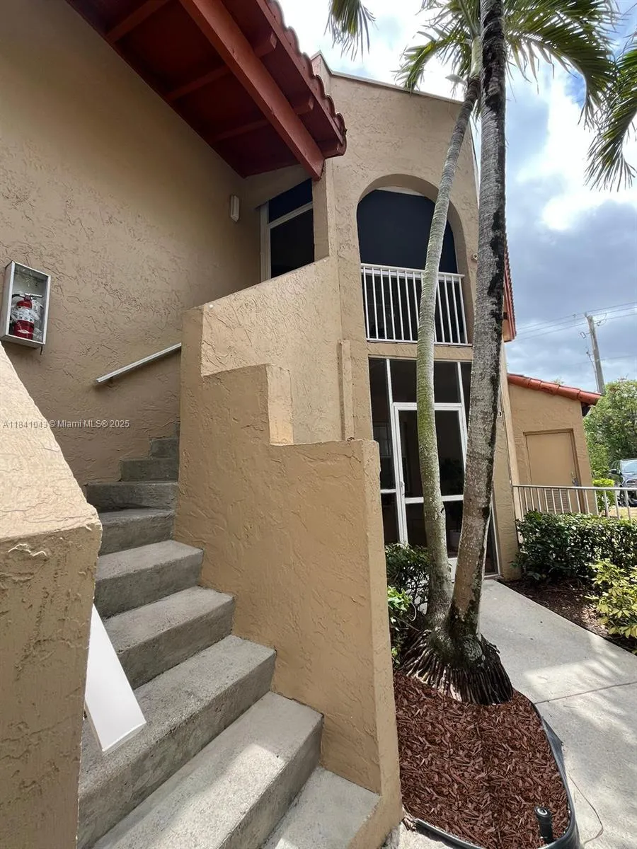 1 bedroom 1 bath for sale at 8621 SW 5th St # 201, Pembroke Pines FL 33025