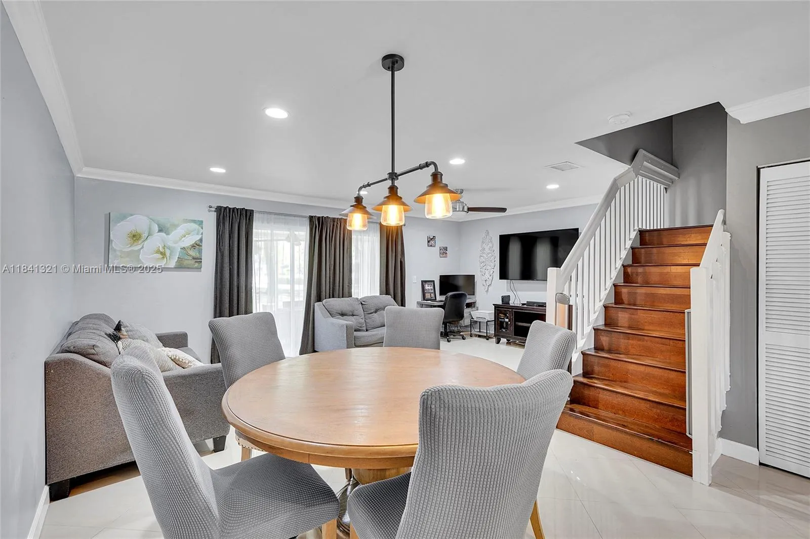 20845 NW 3rd Ct, Pembroke Pines FL 33029