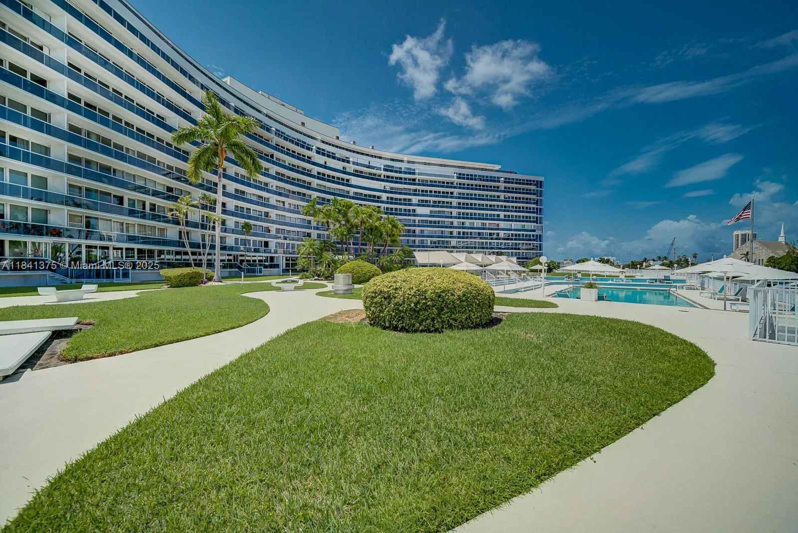 900 Bay Dr # 303, Miami Beach FL 33141