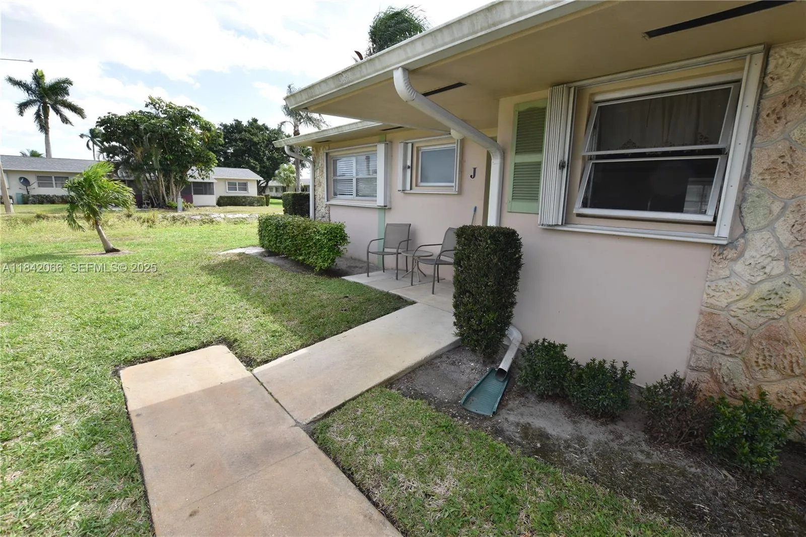 2 bedroom 1 bath for sale at 2688 Dudley Drive # J, West Palm Beach FL 33415