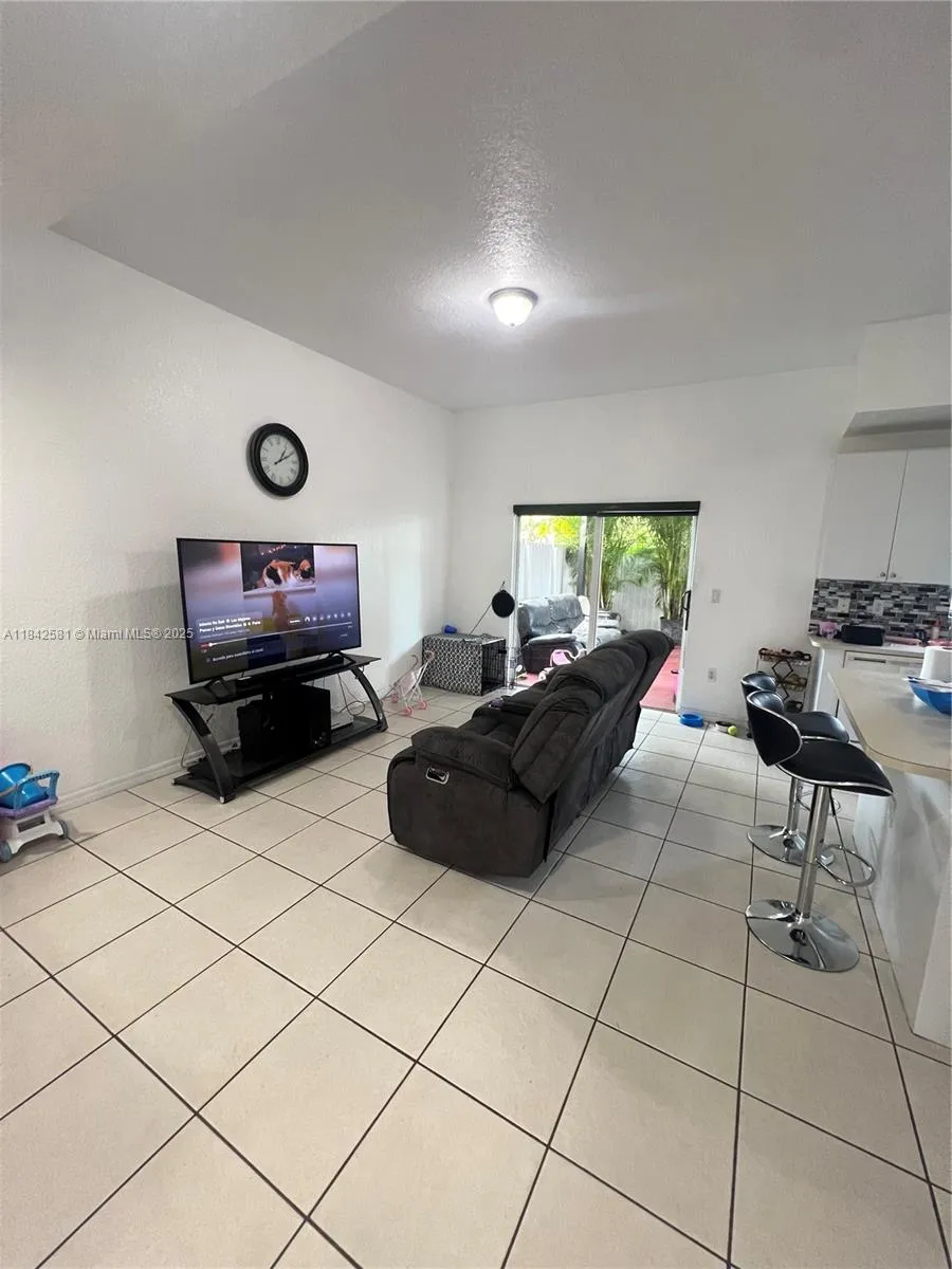 22155 SW 88th Path, Cutler Bay FL 33190
