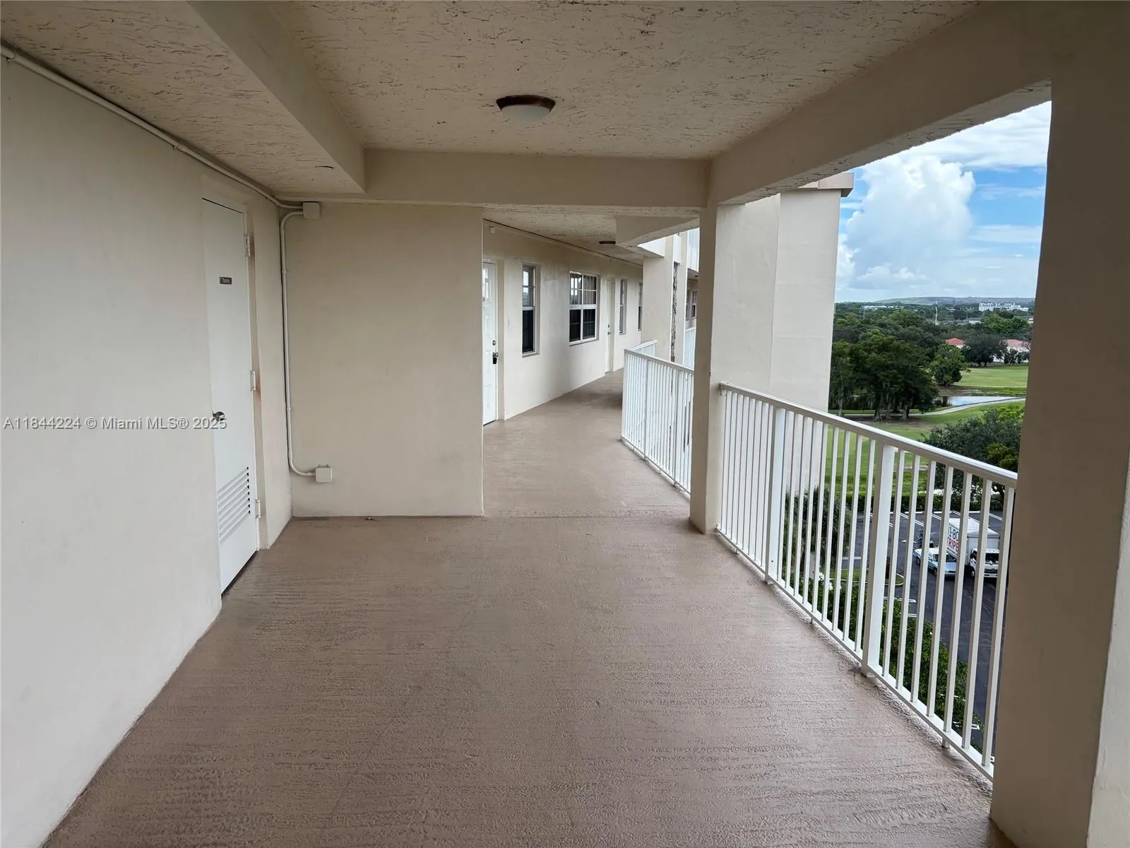 3507 Oaks Way # 805, Pompano Beach FL 33069