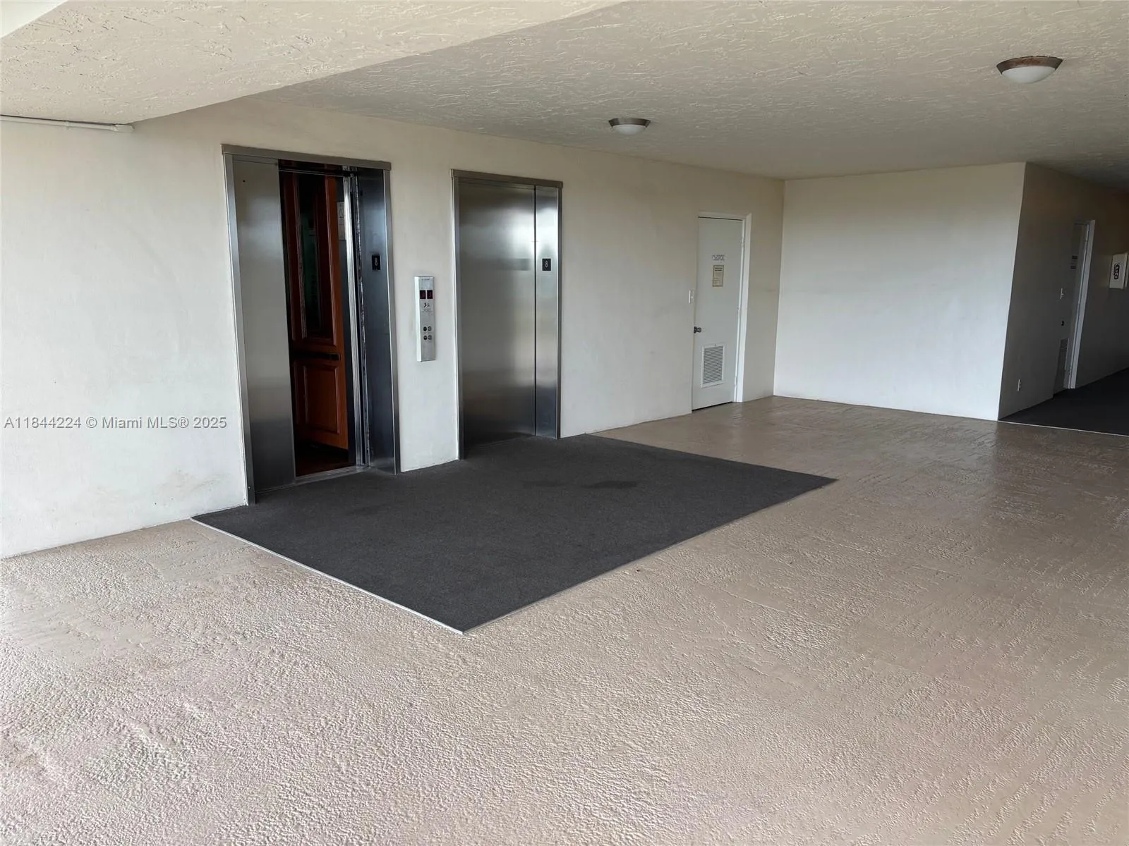 3507 Oaks Way # 805, Pompano Beach FL 33069