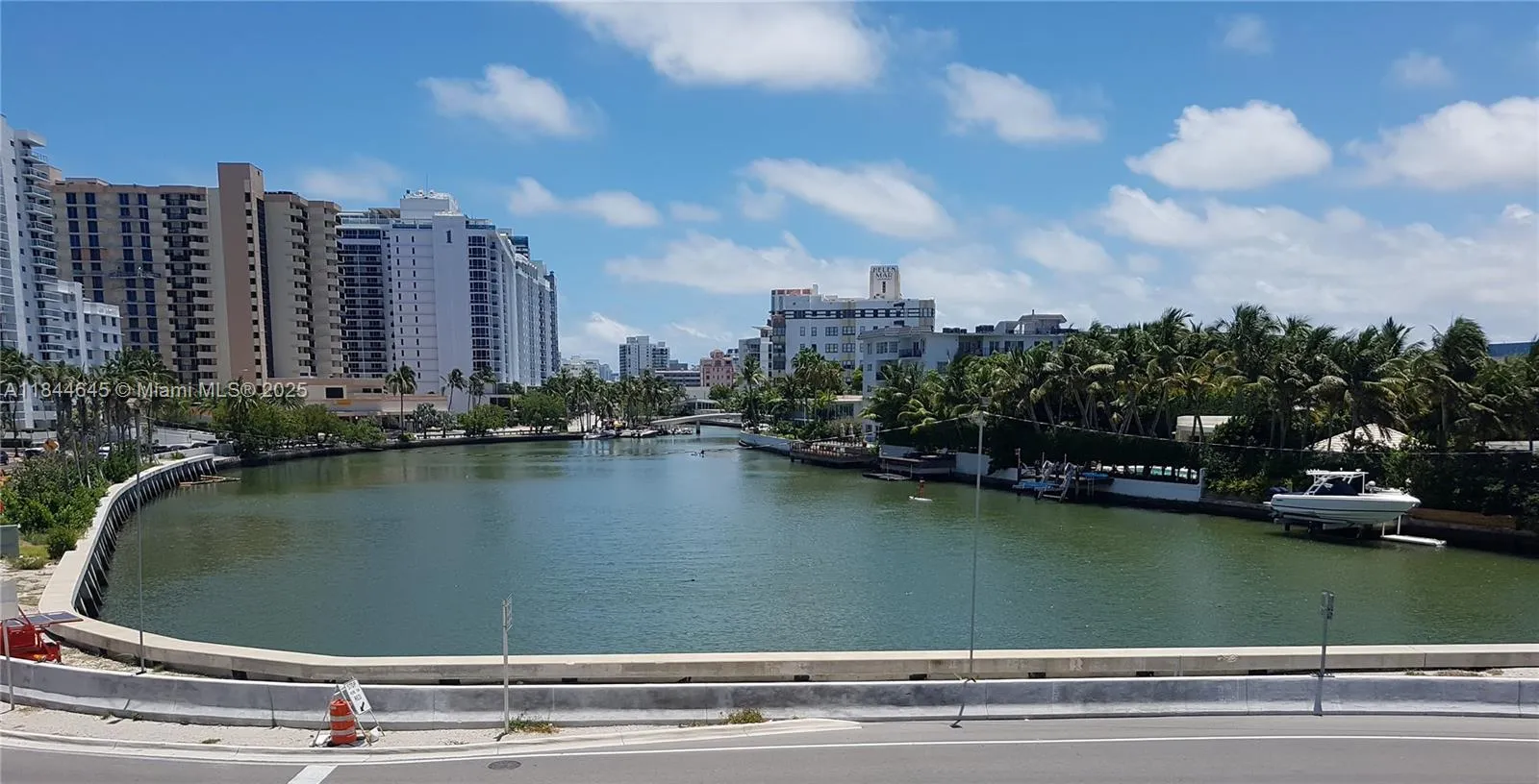 2 bedroom 2 bath for sale at 2600 Collins Ave # 309, Miami Beach FL 33140