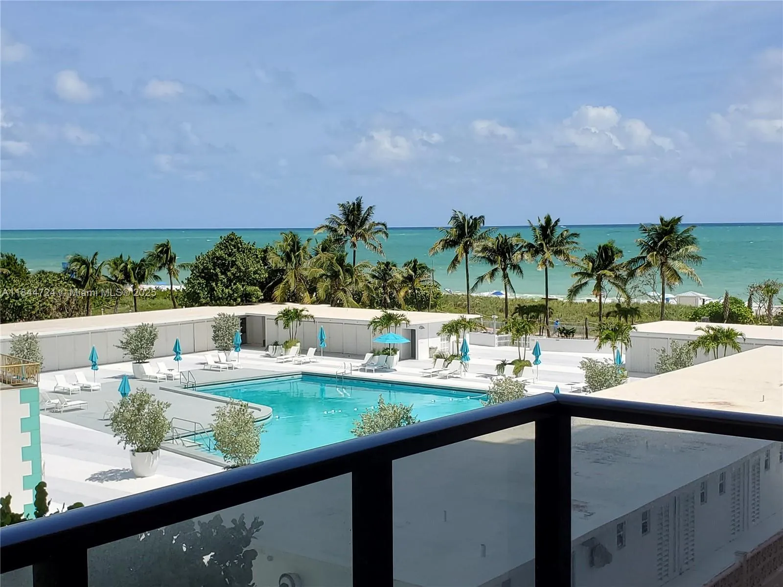 2 bedroom 2 bath for sale at 5225 Collins Ave # 510, Miami Beach FL 33140