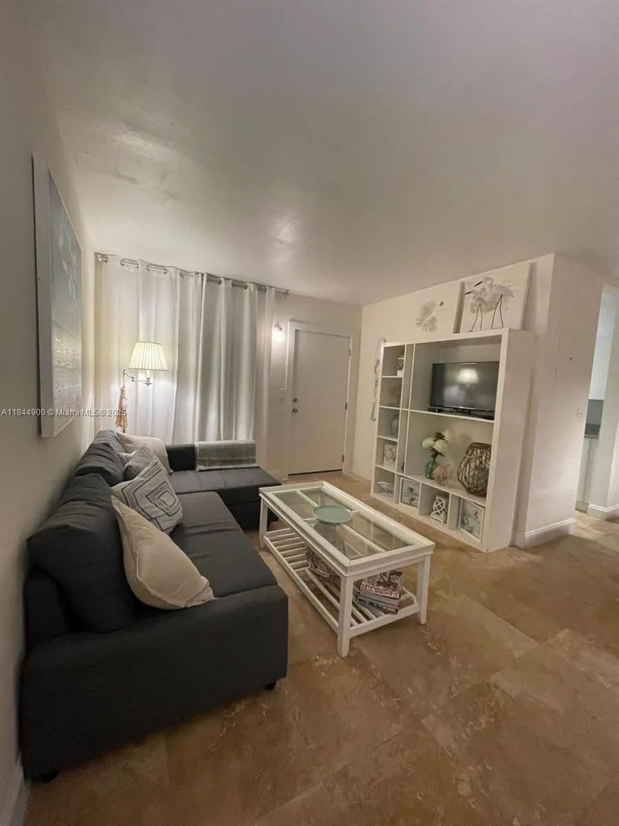 100 Sunrise Dr # 27, Key Biscayne FL 33149