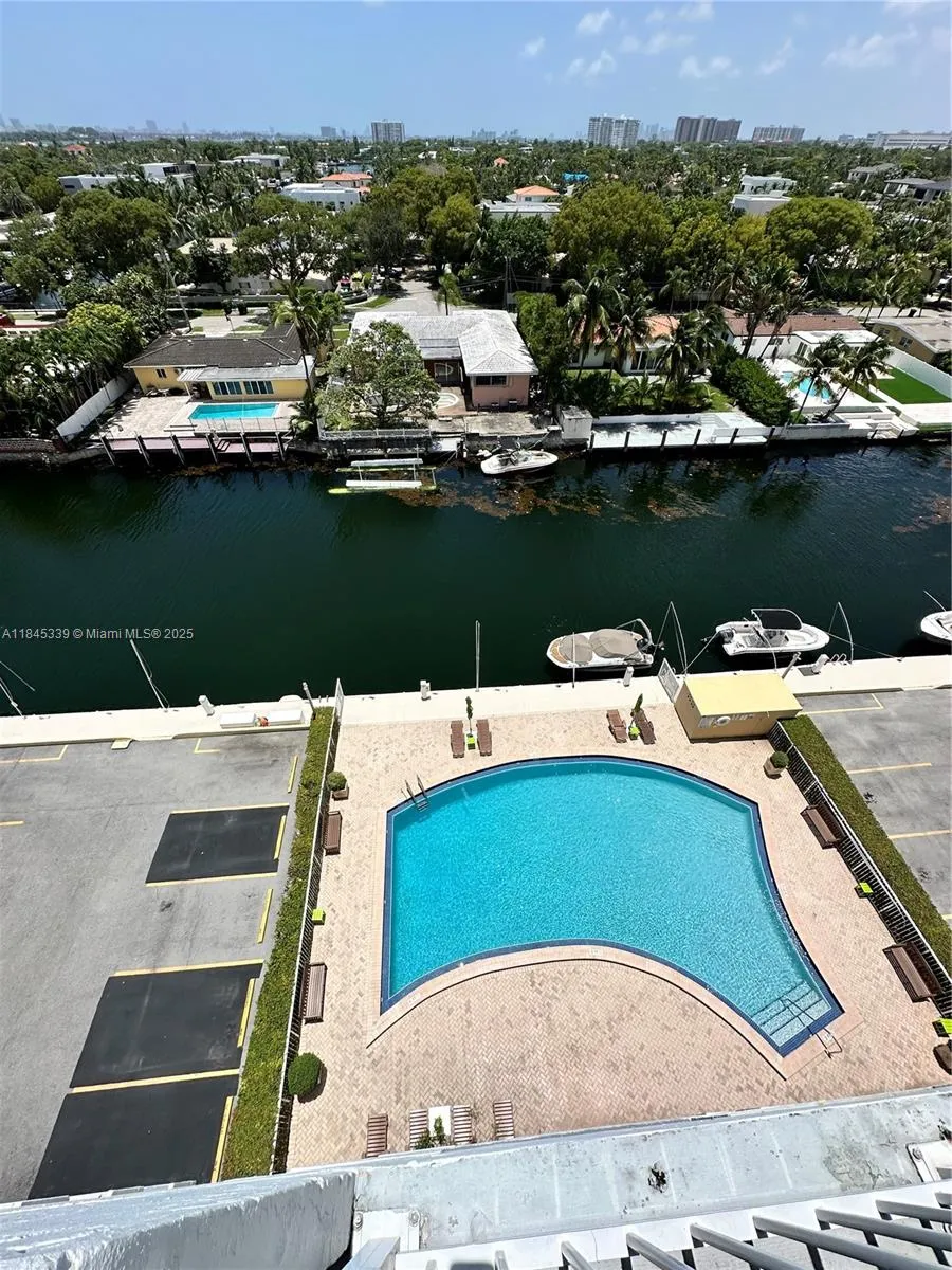 1 bedroom 1 bath for sale at 2020 NE 135th St # 807, North Miami FL 33181