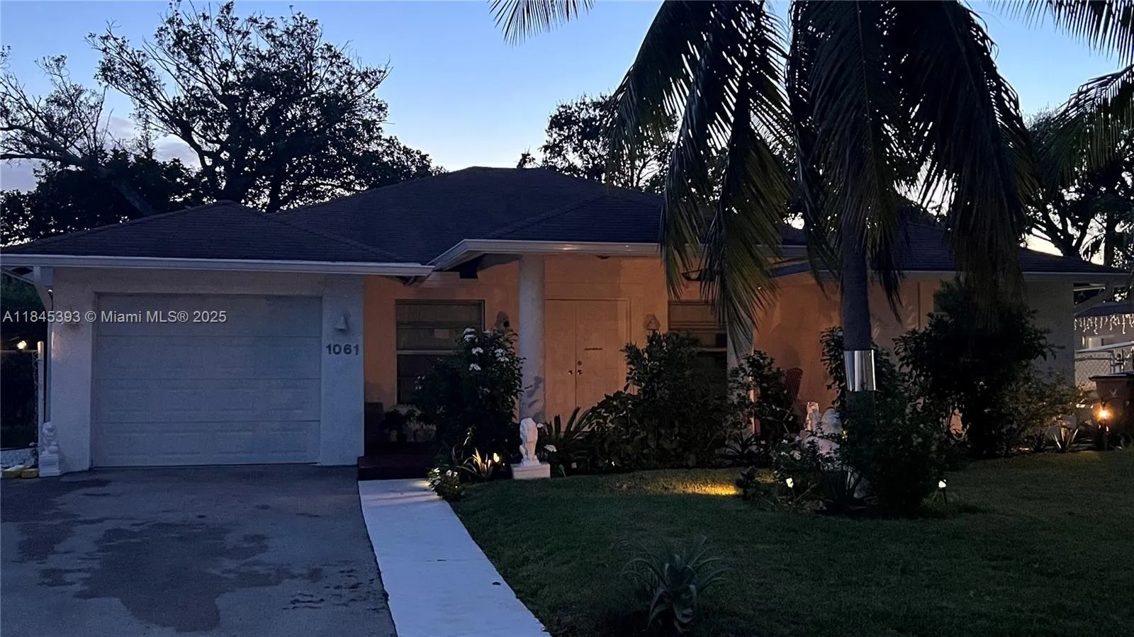 4 bedroom 3 bath for sale at 1061 SW 4th Ter, Deerfield Beach FL 33441