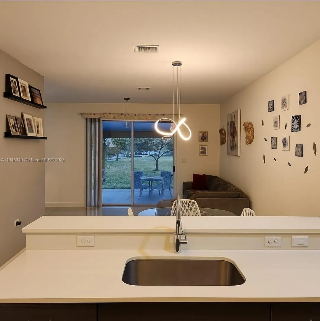 3518 NW 13th St # 3518, Lauderhill FL 33311