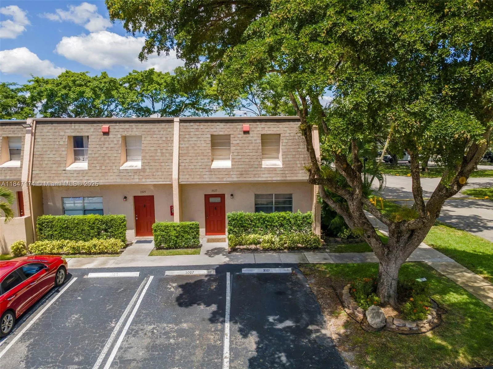 4 bedroom 2 bath for sale at 3327 Mallard Close # 43, Pompano Beach FL 33064