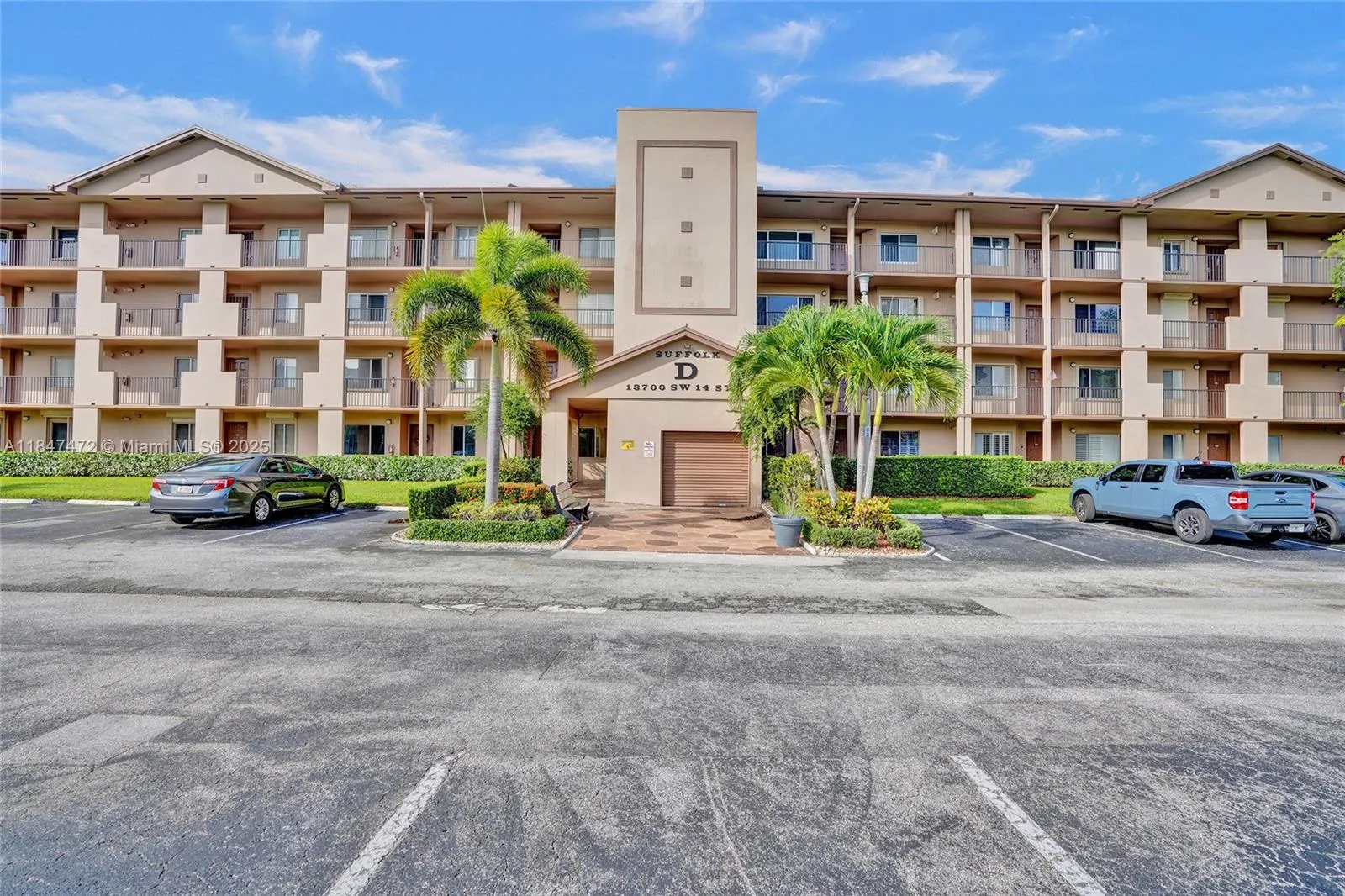 2 bedroom 2 bath for sale at 13700 SW 14th St # 410D, Pembroke Pines FL 33027