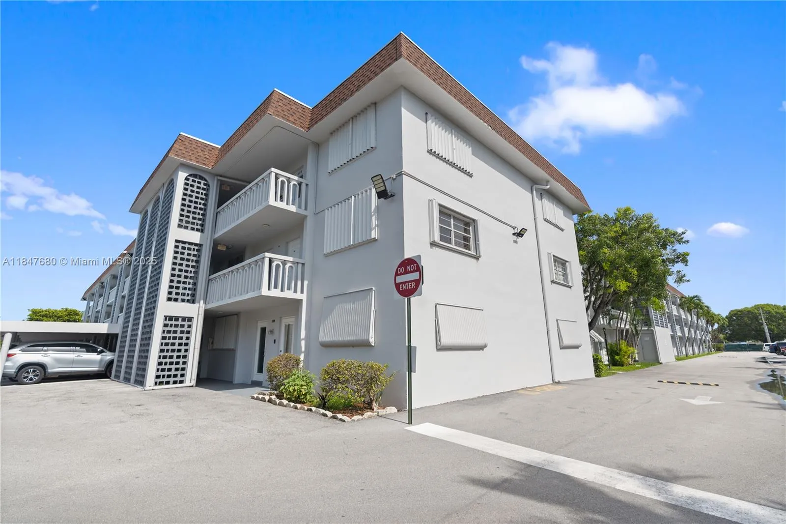 2 bedroom 2 bath for sale at 1040 SE 4th Ave # 135, Deerfield Beach FL 33441