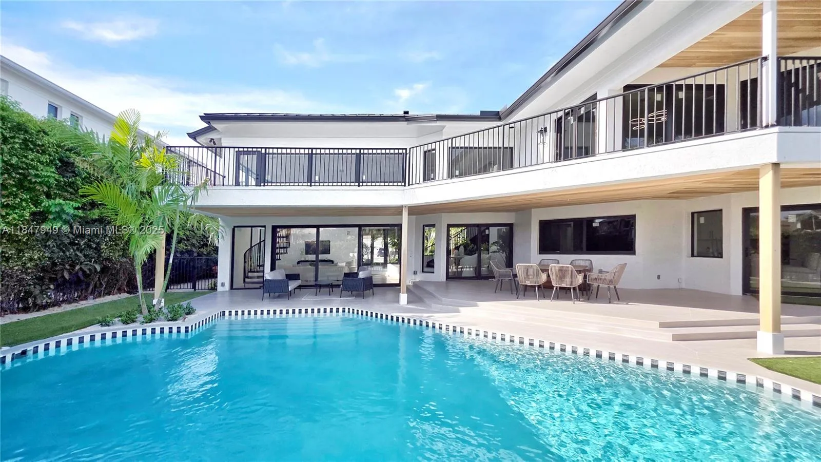 5 bedroom 4 bath for sale at 7190 Valencia Drive, Boca Raton FL 33433