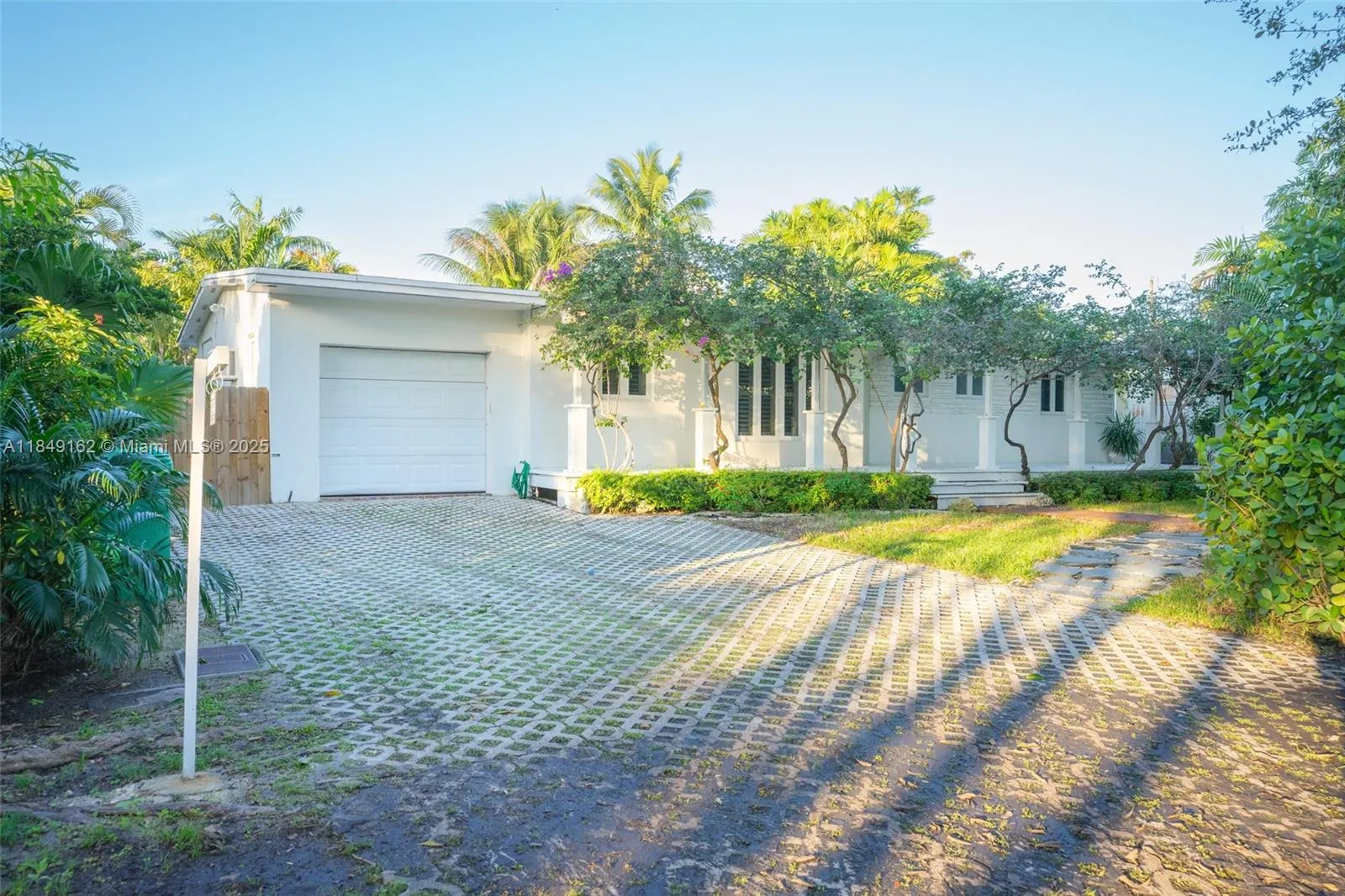 355 Redwood Ln, Key Biscayne FL 33149