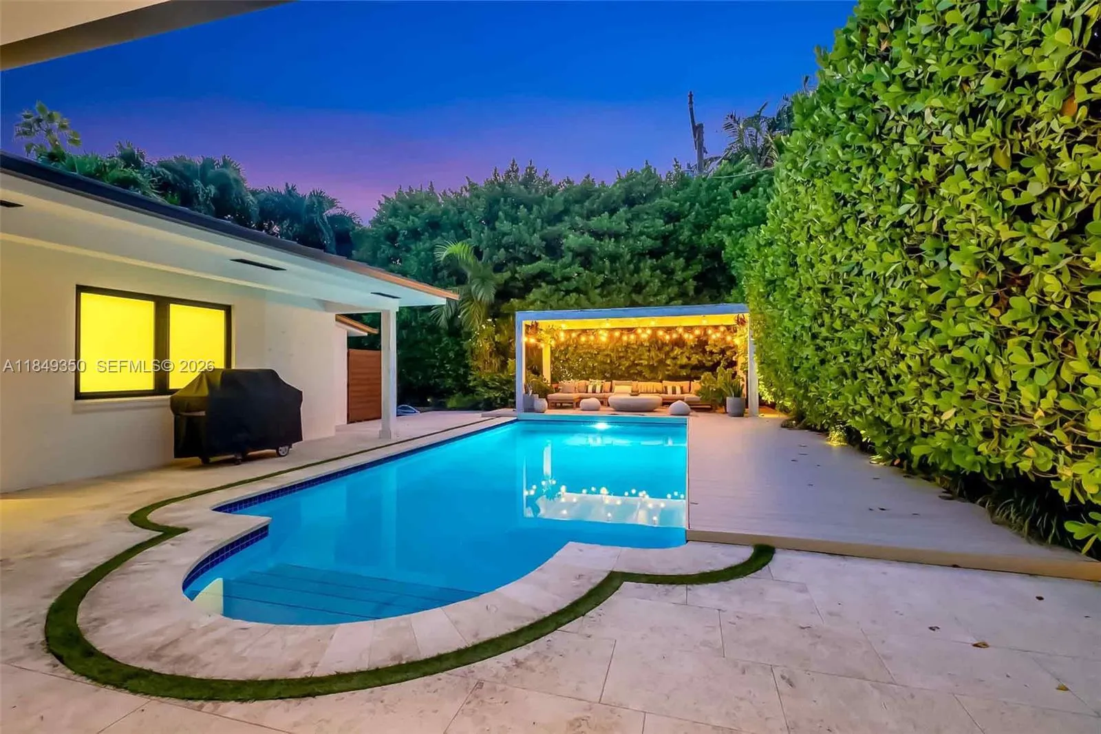 2152 Prairie Ave, Miami Beach FL 33139