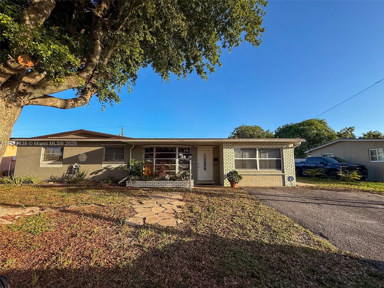 4 bedroom 3 bath for sale at 7320 NW 2nd St, Pembroke Pines FL 33024
