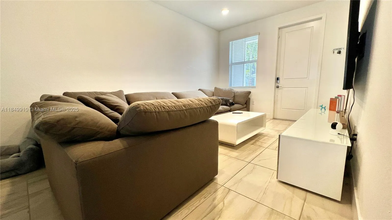 181 SW 170th Ave, Pembroke Pines FL 33027