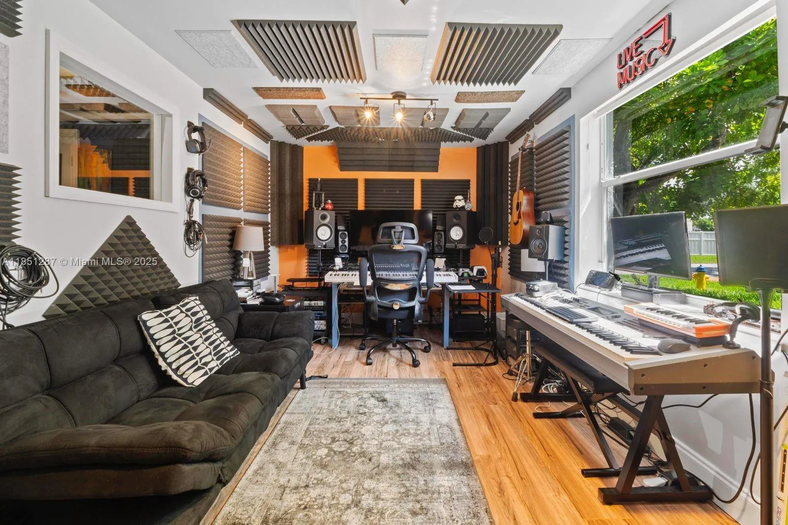 18266 NW 6th St, Pembroke Pines FL 33029