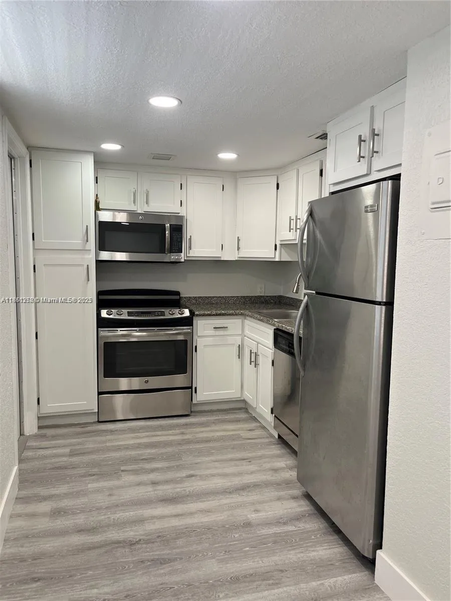 2651 S Course Dr # 602, Pompano Beach FL 33069