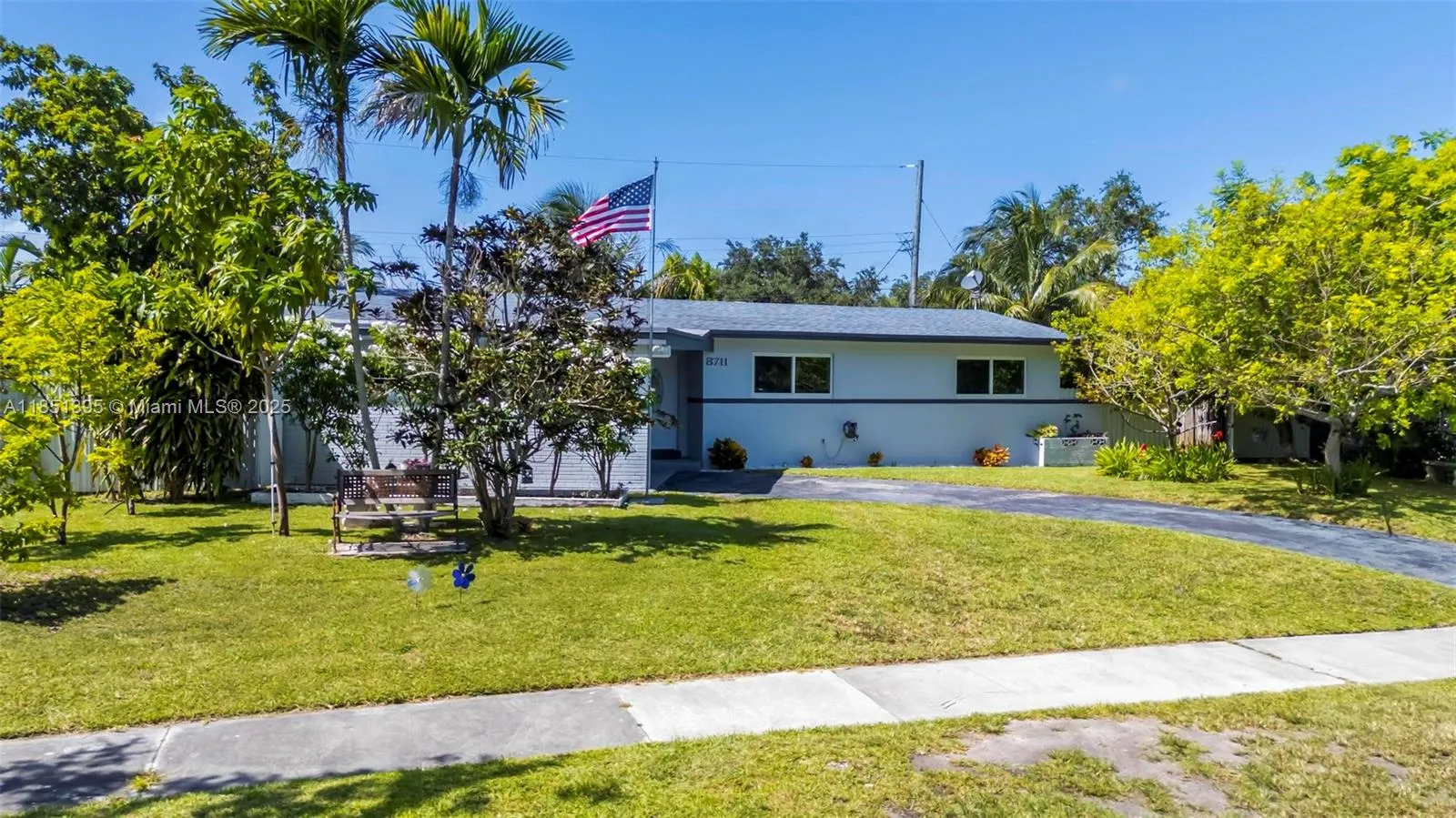 8711 SW 191st St, Cutler Bay FL 33157