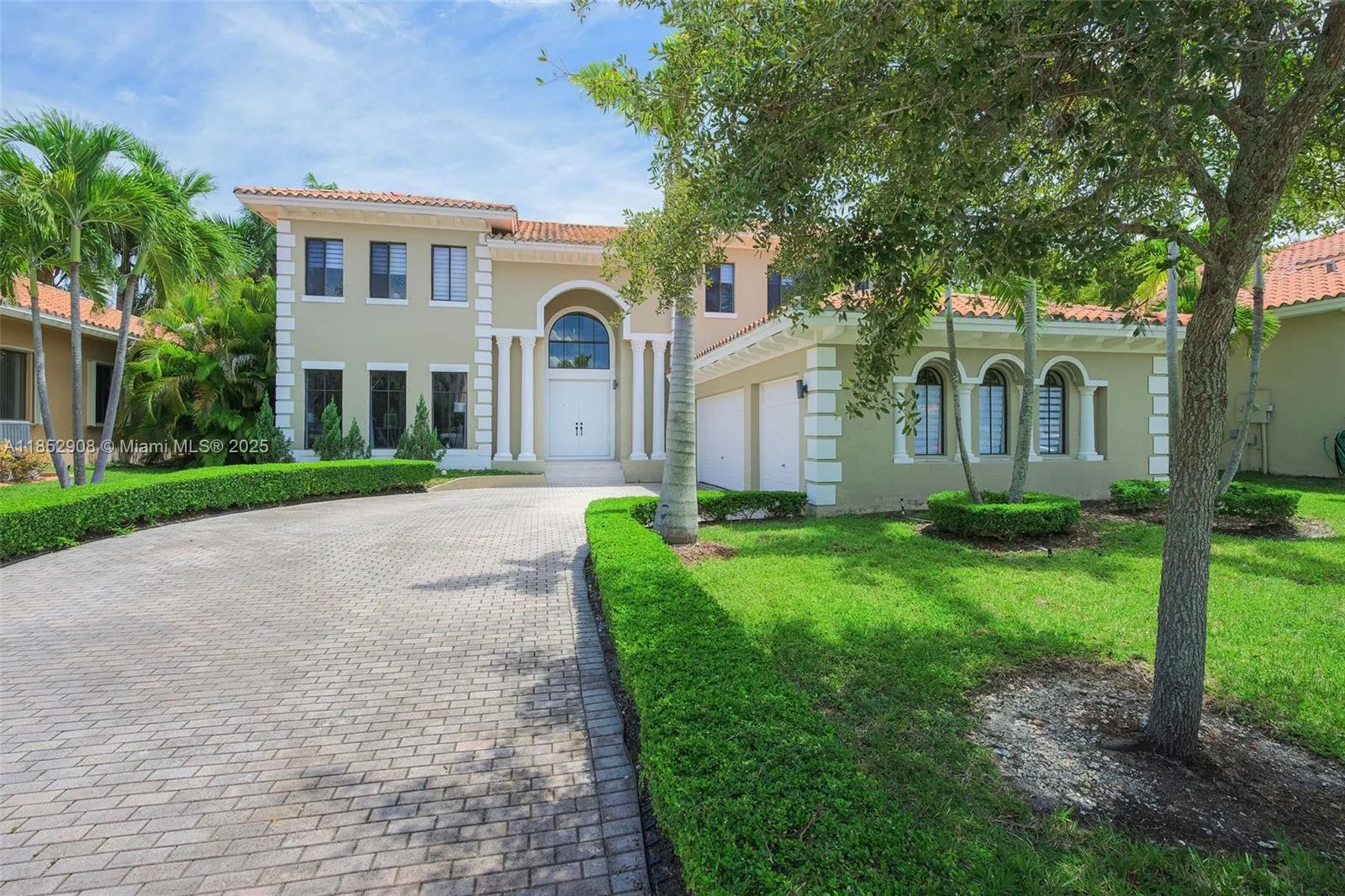 5 bedroom 4 bath for sale at 7512 SW 187th St, Cutler Bay FL 33157