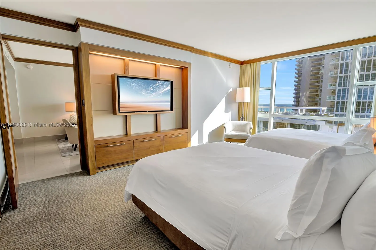 6801 Collins Ave # 806, Miami Beach FL 33141