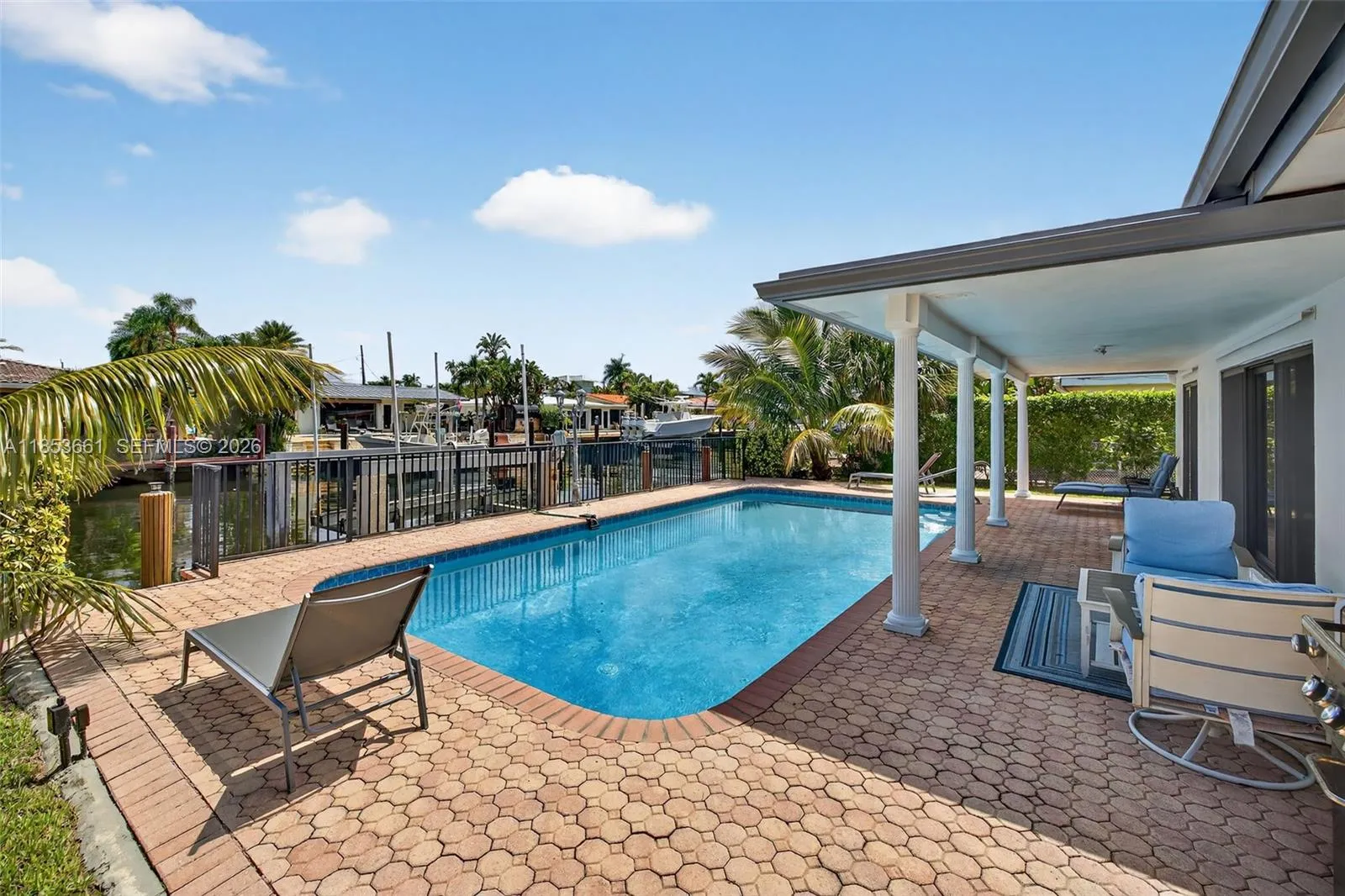 2481 SE 15th St, Pompano Beach FL 33062