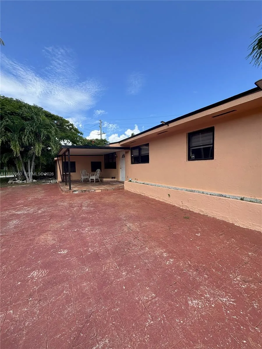 18601 SW 98th Ave, Cutler Bay FL 33157