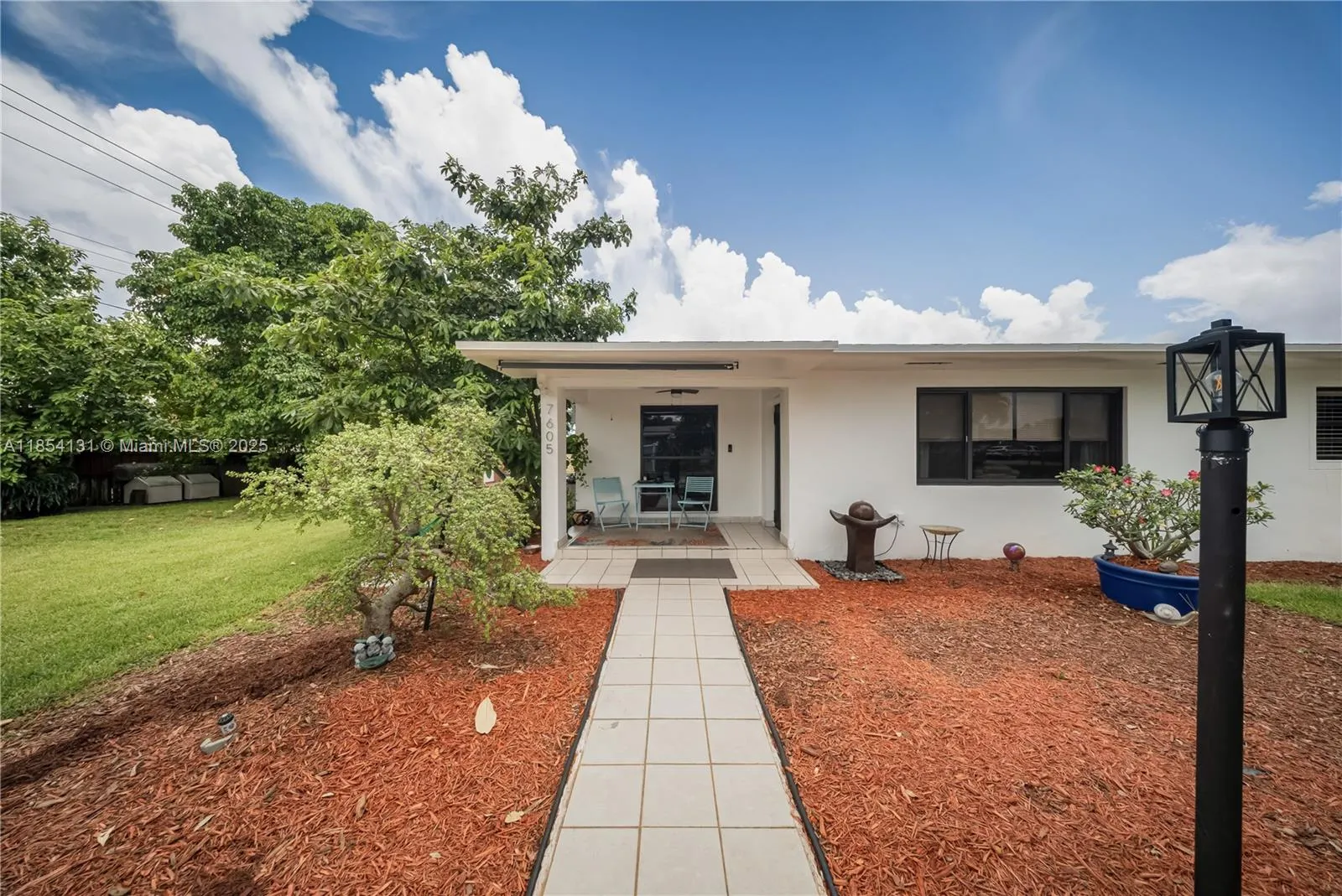 7605 W 6th Ave, Hialeah FL 33014