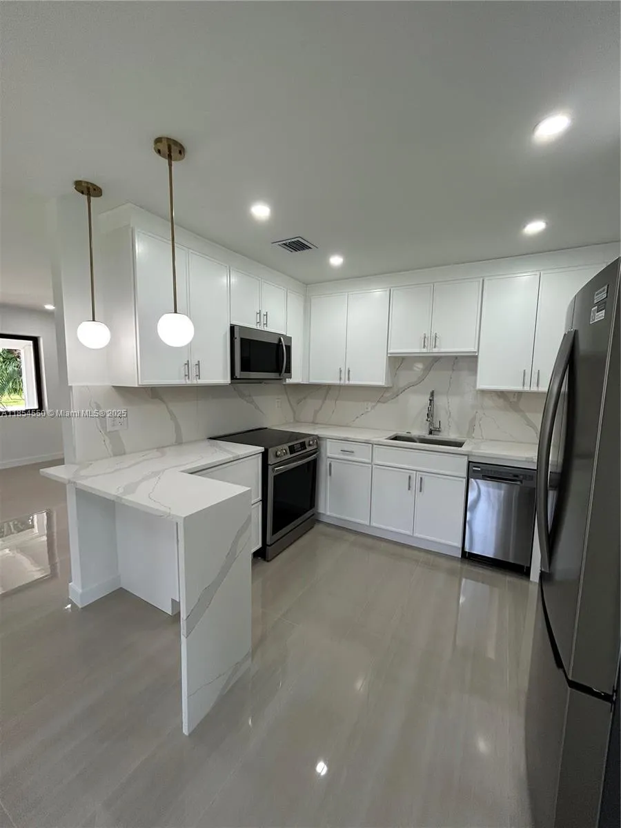 2917 NW 6th Ave, Wilton Manors FL 33311