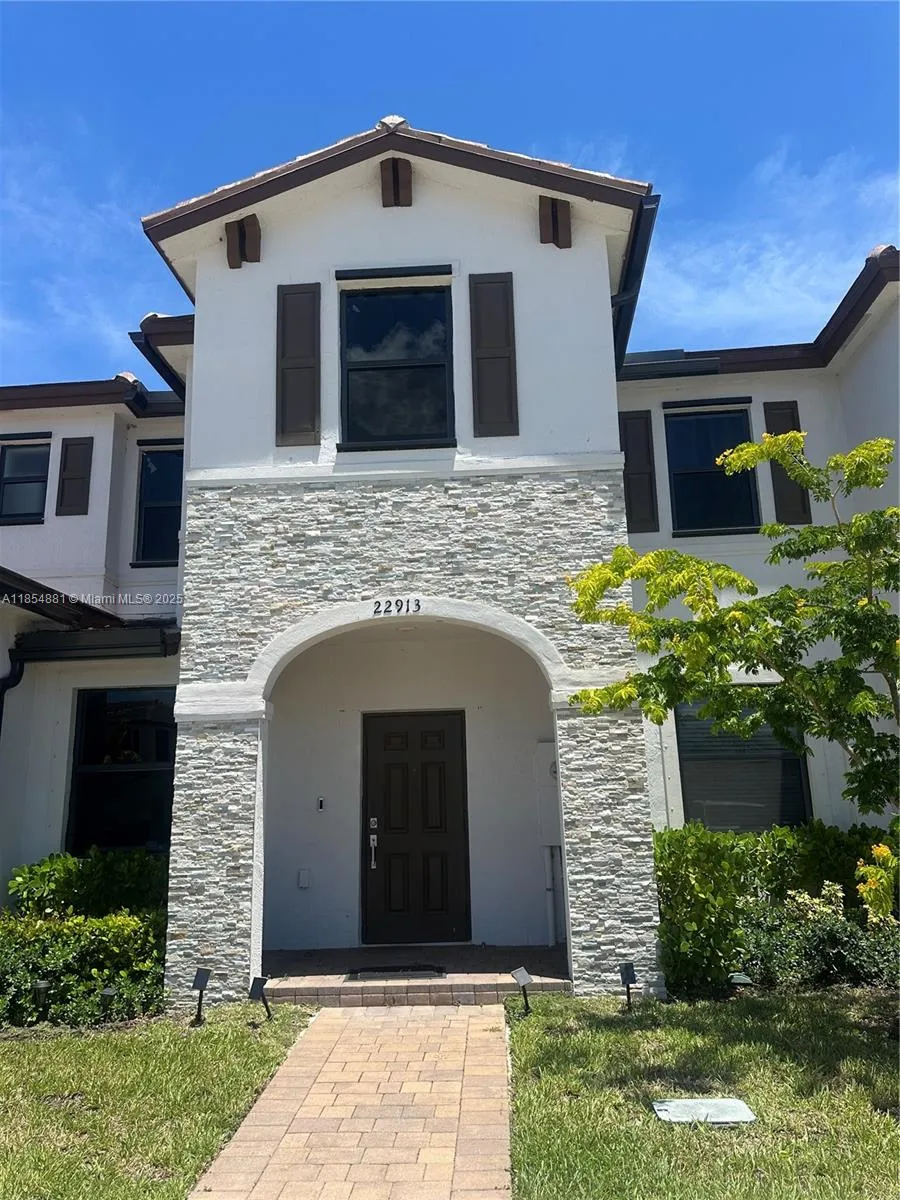 22913 SW 99th Ave, Cutler Bay FL 33190