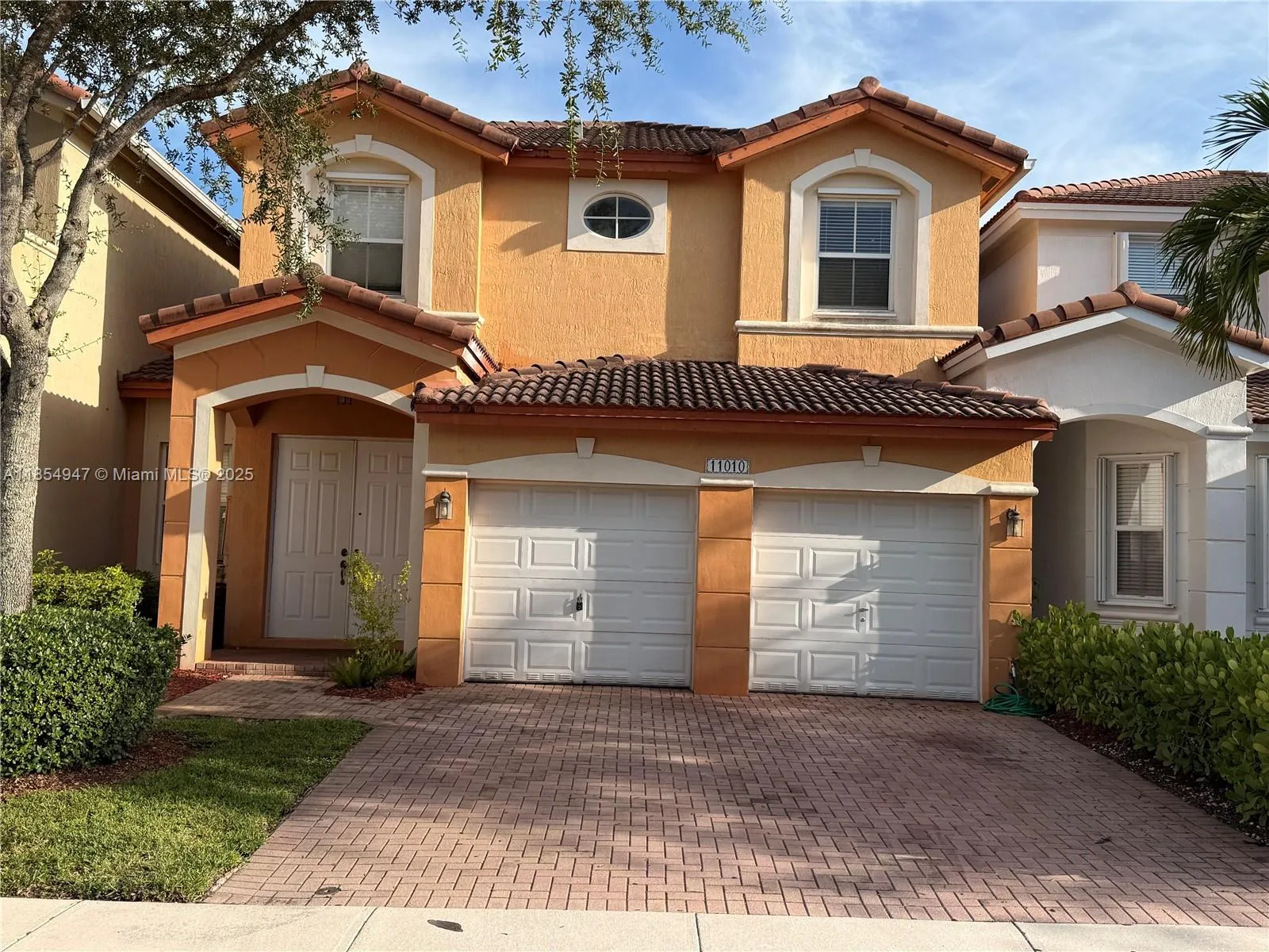 3 bedroom 3 bath for sale at 11010 NW 87th St, Doral FL 33178