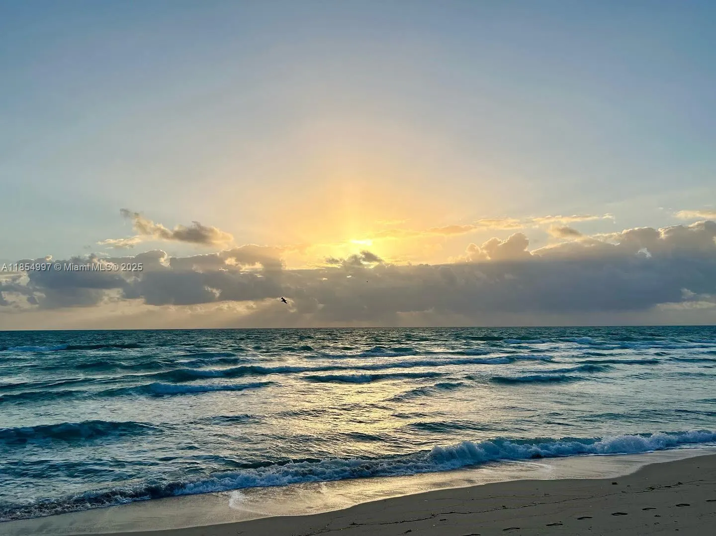 1 bedroom 1 bath for sale at 6917 Collins Ave # 408, Miami Beach FL 33141