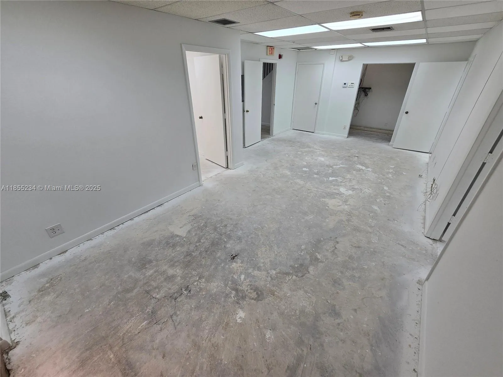 for sale at 7800 W Oakland Park Blvd # 101, Sunrise FL 33351